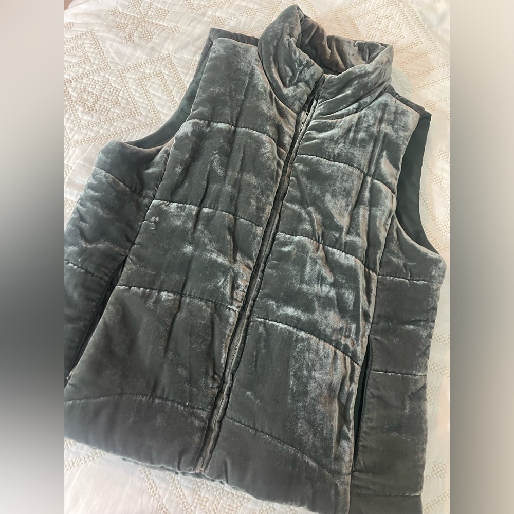 Women’s LOFT Vest - Dark Green
